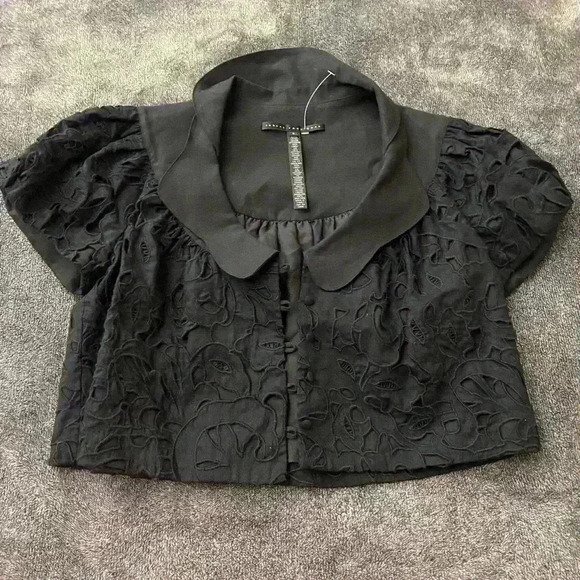 Robert Rodriguez Tops - Robert Rodriguez Cropped Short Sleeve top size 6